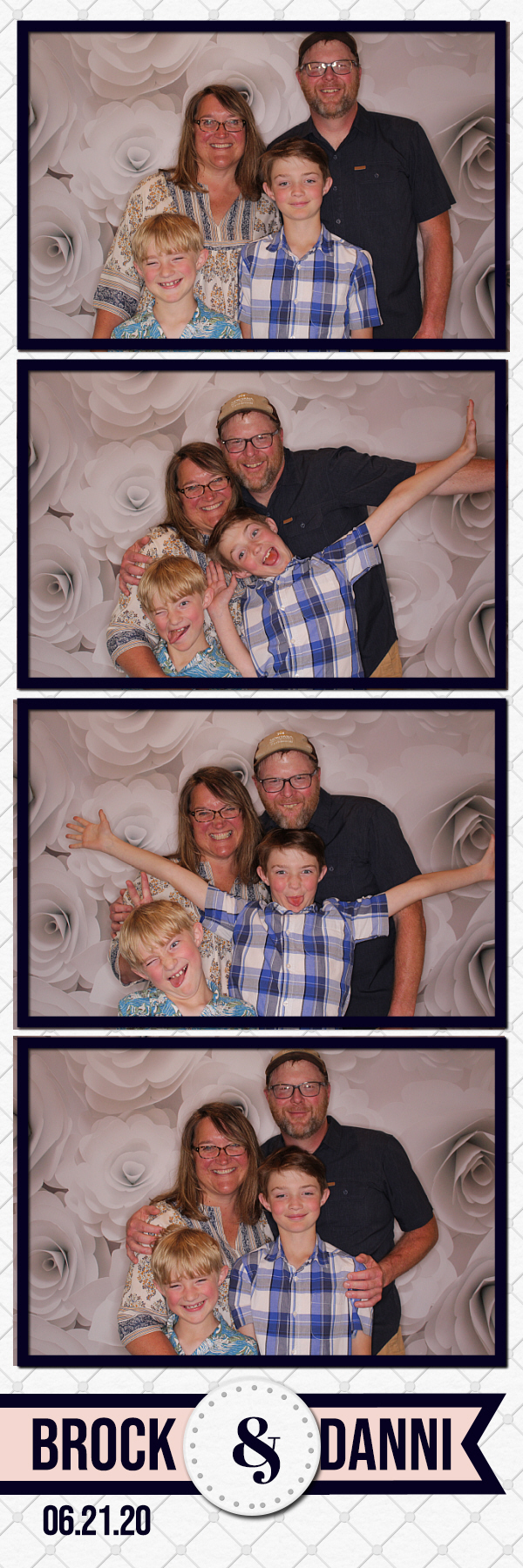 Danni and Brock’s Wedding | View more photos from the event at gallery.photoboothbillings.com/u/PhotoBoothBillings/Danni-and-Brock’s-Wedding